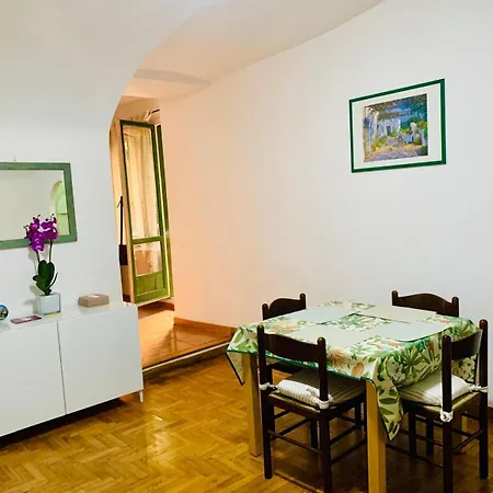 Vacanze Romane Colosseo Lägenhet *